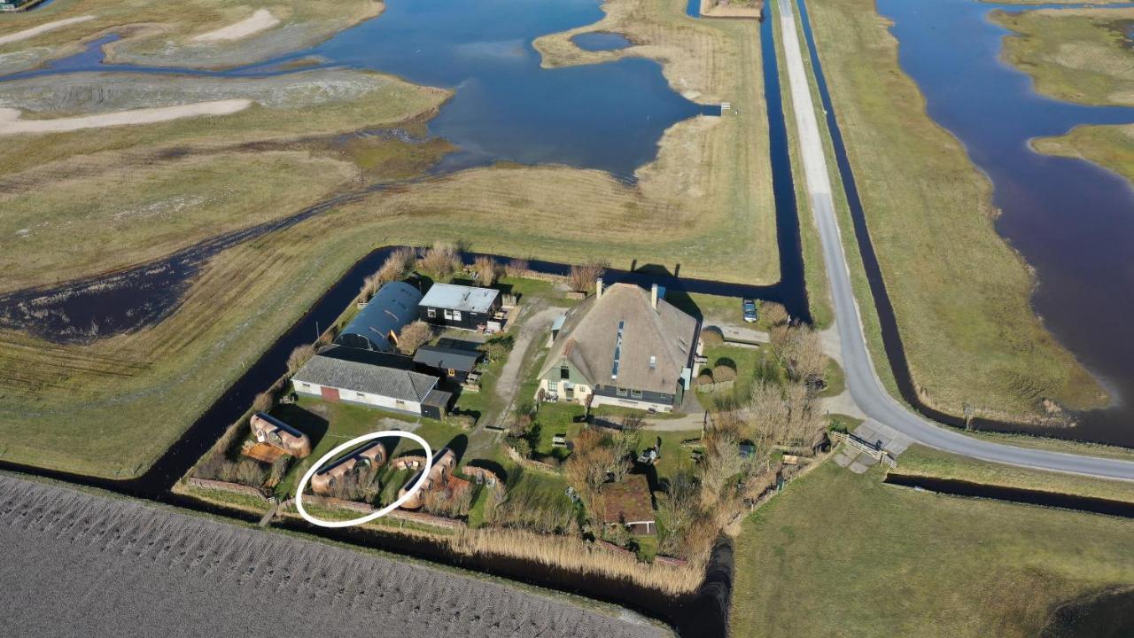 De Hut, In Natuurgebied En Vlakbij Het