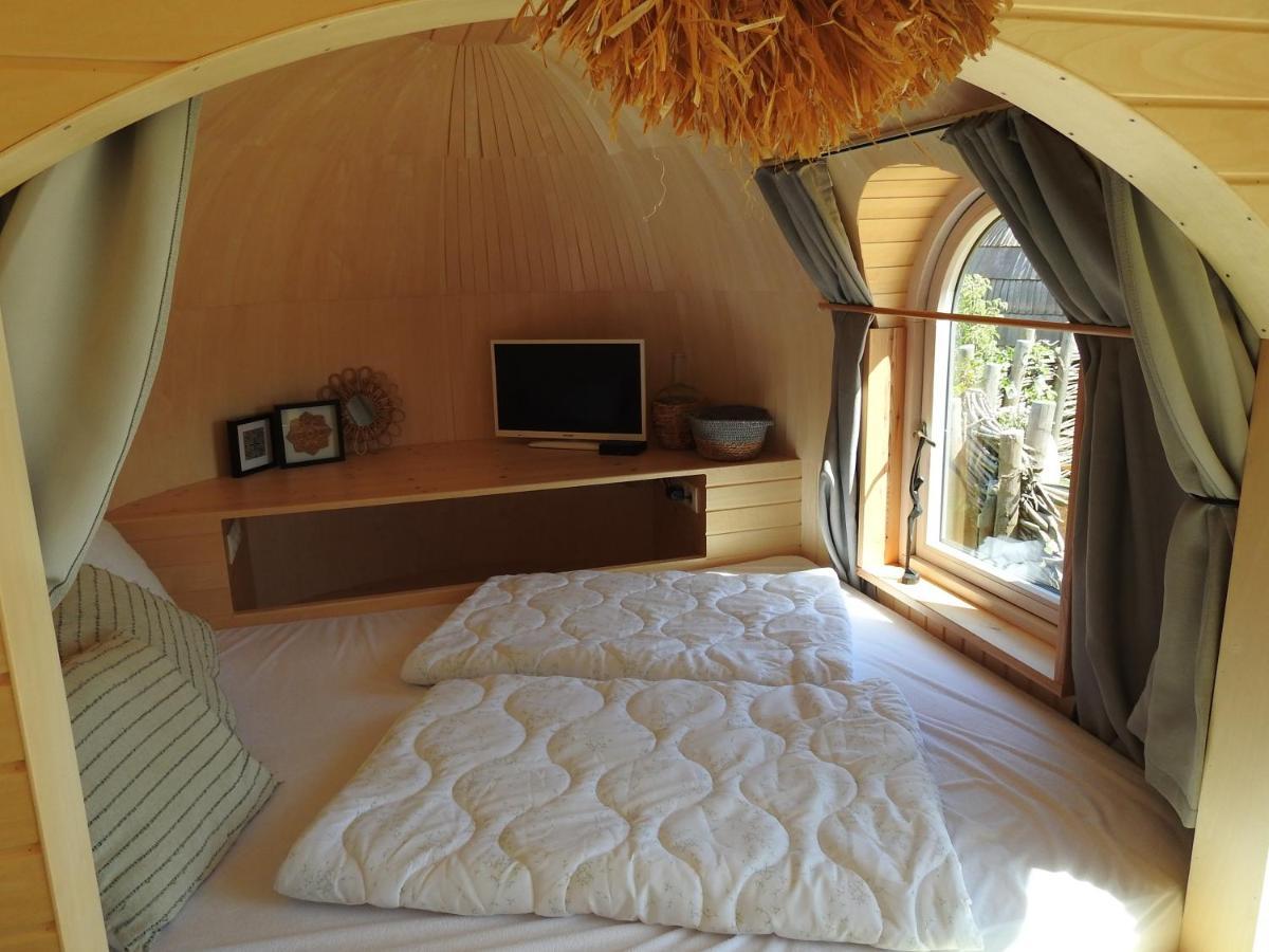De Hut, In Natuurgebied En Vlakbij Het Campsite